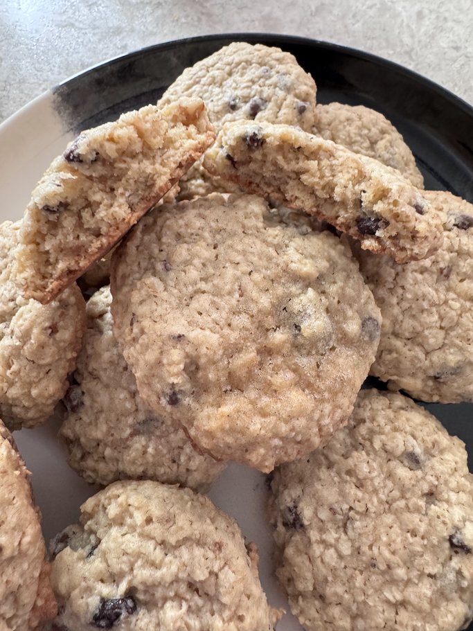 Irish Oat Cookies with Raisins, Mini Chocolate Chips & Walnuts * Wonderful St. Patrick's Day Treat