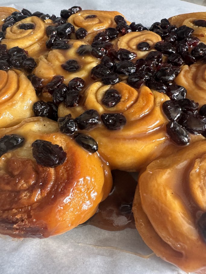 Caramel Covered Sticky Buns with Plump Raisins or Cranberries  * Philadelphia Sticky Buns