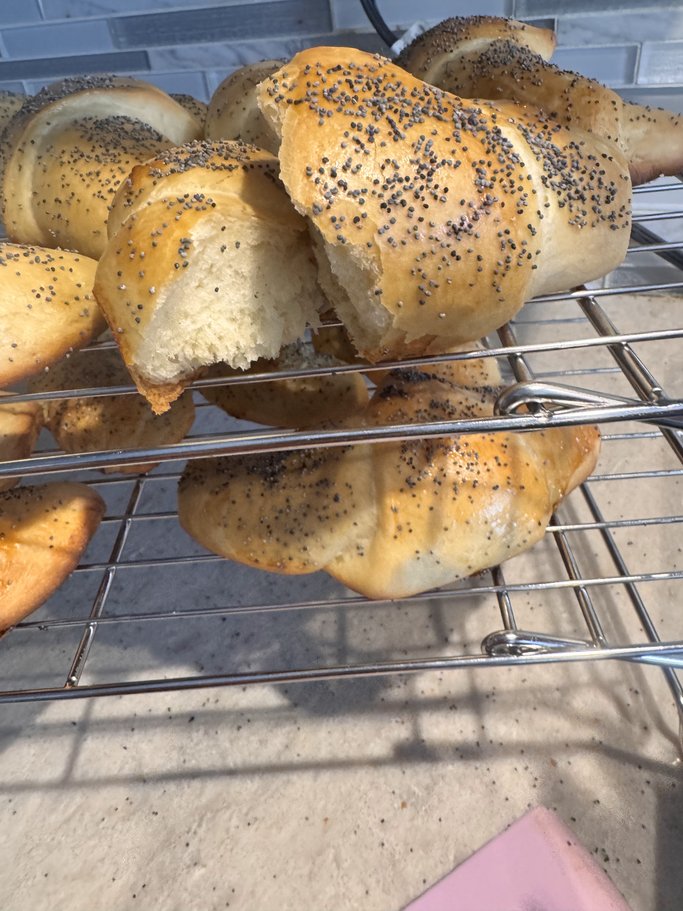 Czech Loupáčky * Czech Crescent Rolls with Poppy Seeds * Makovky