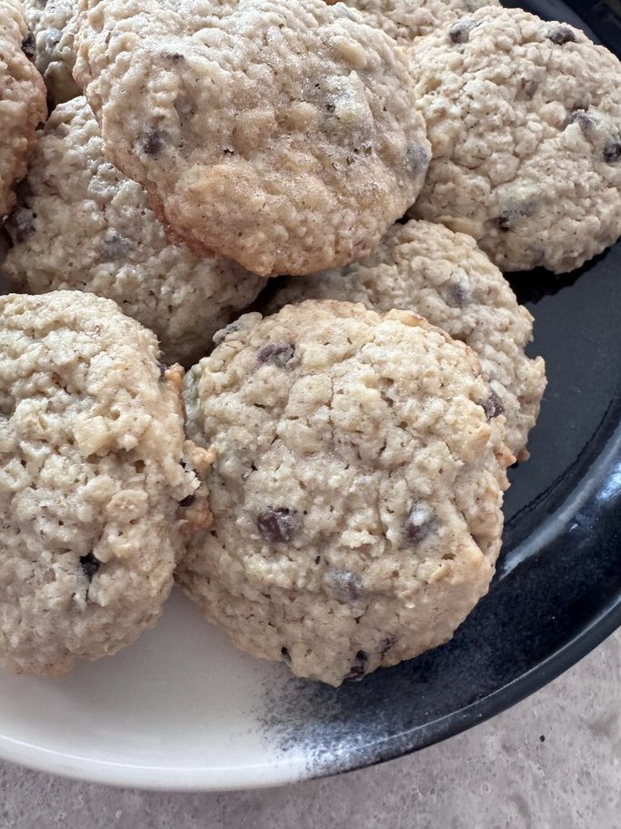 Irish Oat Cookies with Raisins, Mini Chocolate Chips & Walnuts * Wonderful St. Patrick's Day Treat
