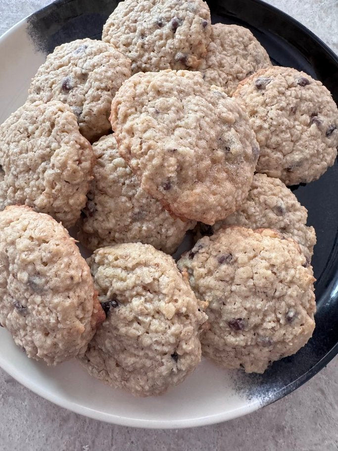Irish Oat Cookies with Raisins, Mini Chocolate Chips & Walnuts * Wonderful St. Patrick's Day Treat