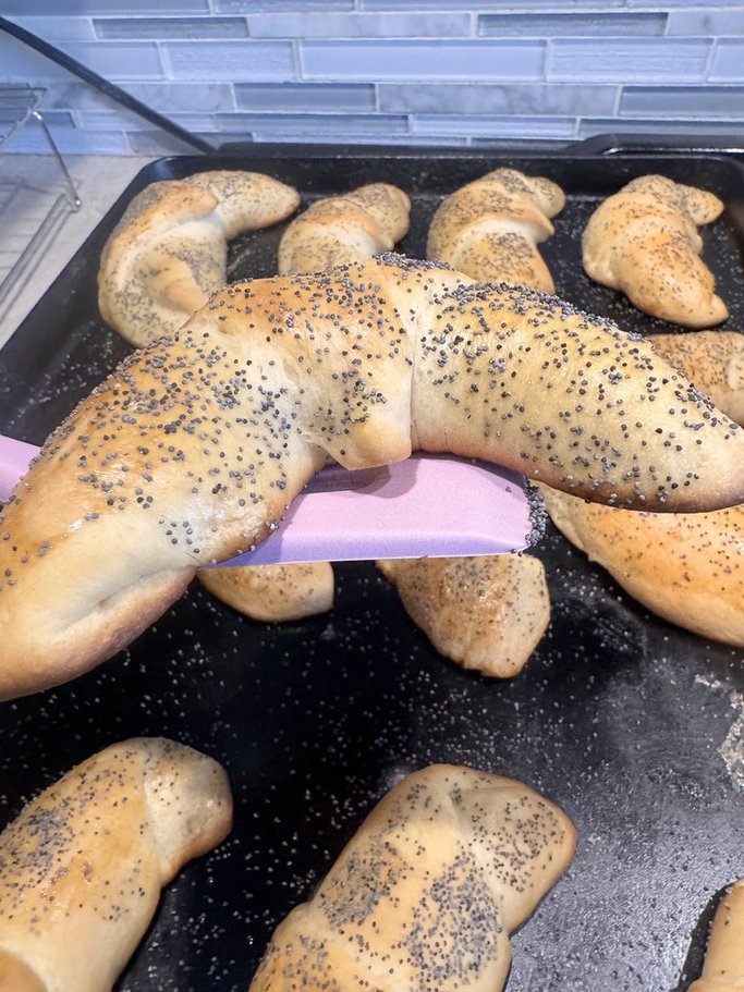 Czech Loupáčky * Czech Crescent Rolls with Poppy Seeds * Makovky