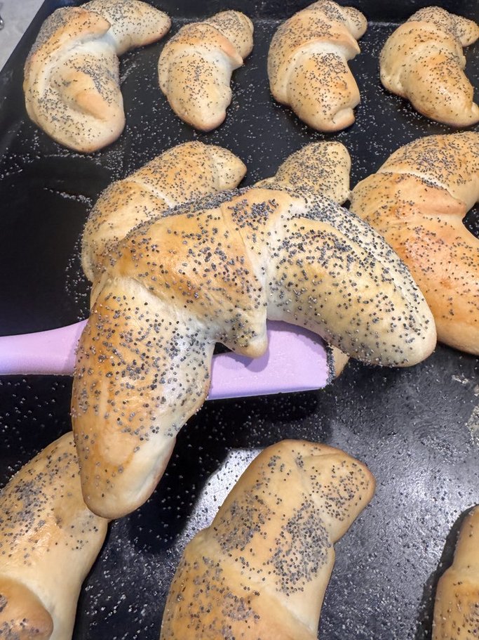 Czech Loupáčky * Czech Crescent Rolls with Poppy Seeds * Makovky