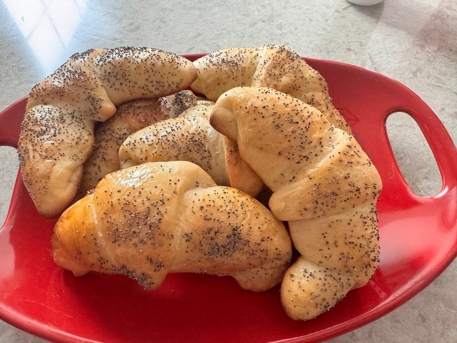 Czech Loupáčky * Czech Crescent Rolls with Poppy Seeds * Makovky